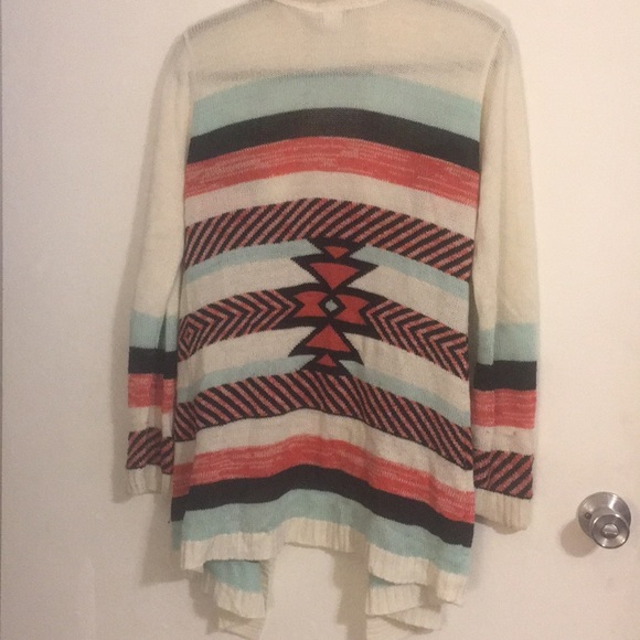 Long White Cardigan Sweater Aztec design (size L) - Picture 5 of 8